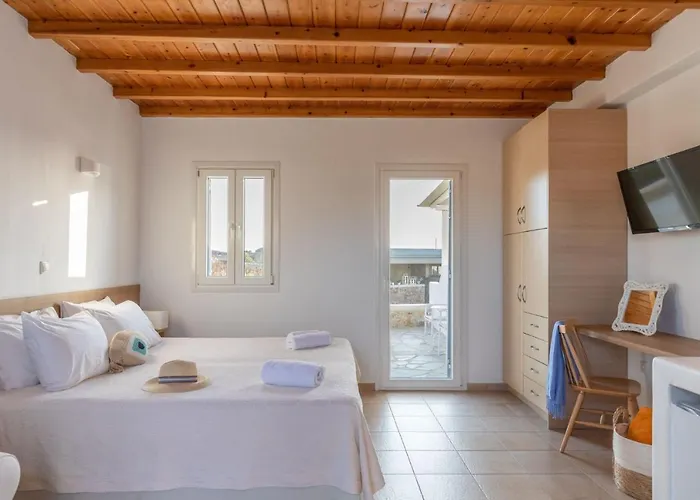 Sea Wind And Apartahotel Tourlos