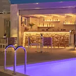 Sea Wind And Lägenhetshotell 4*