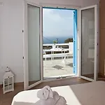 Lägenhetshotell Sea Wind And 4*