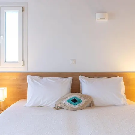 Sea Wind And Apartmanhotel Túrlosz